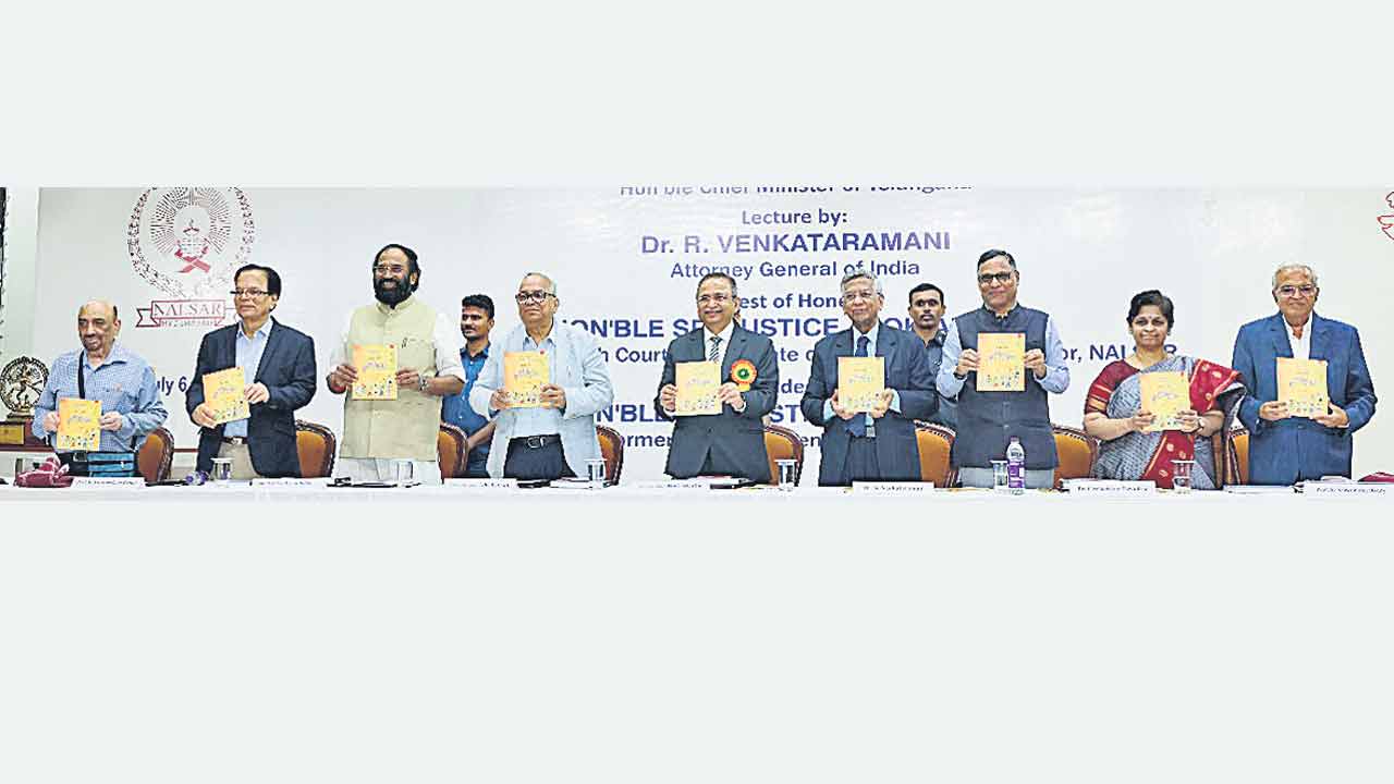 క్యాపిటల్‌ అవార్డుల ప్రదానం