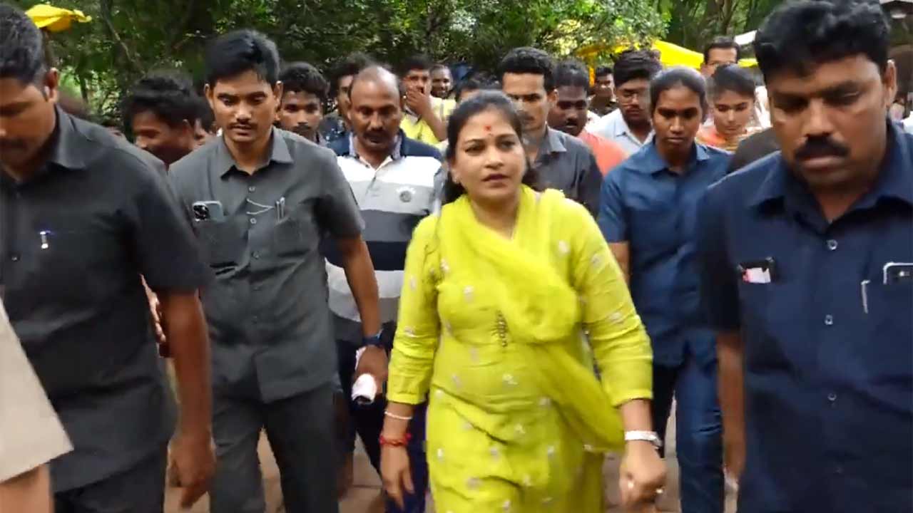 Tirumala | తిరుమల వెళ్లే భక్తులకు కర్రలు ఇవ్వడంపై హోంమంత్రి అనిత ఇంట్రెస్టింగ్‌ కామెంట్స్‌