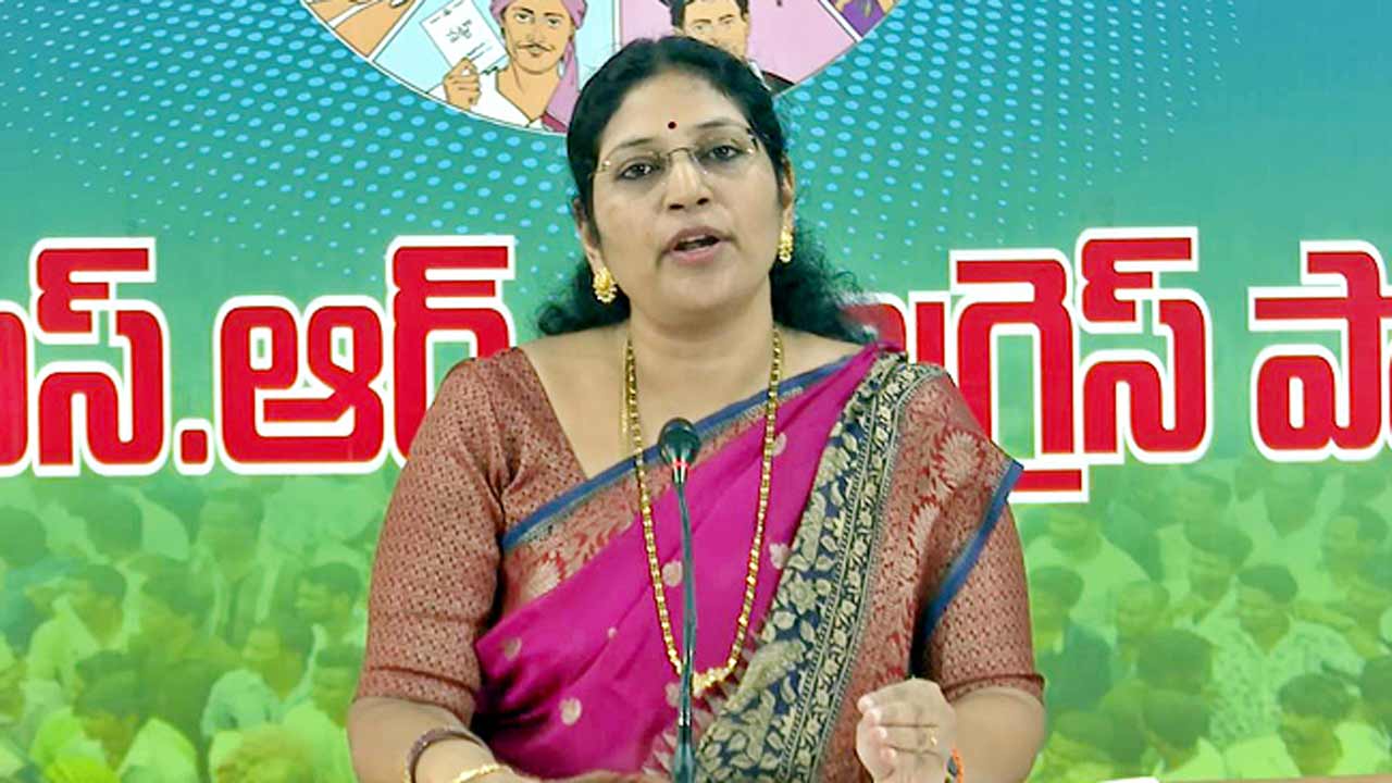YS Sharmila | చంద్రబాబు అడుగులకు మడుగులొత్తడమే మీ అజెండానా? షర్మిలపై మండిపడ్డ వైసీపీ మహిళా నేత