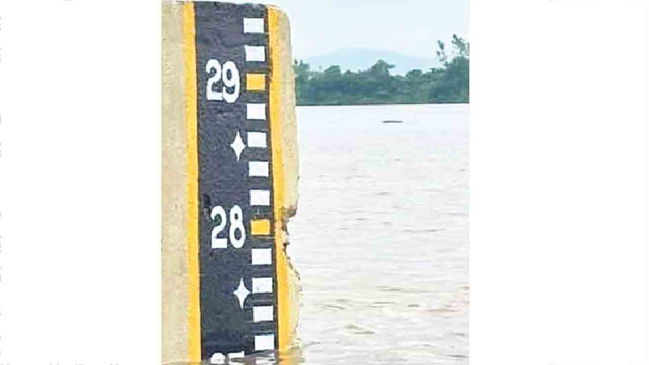 గోదావరి @ 27 అడుగులు