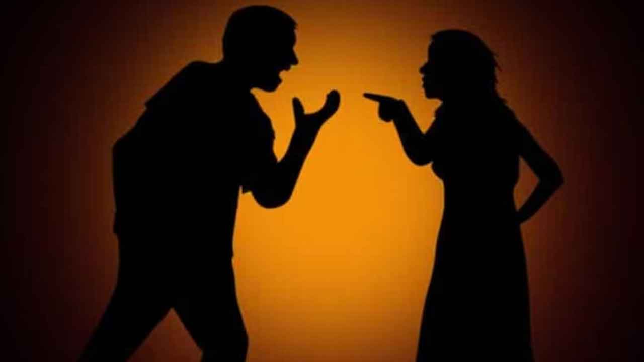 భార్యతో గొడవ.. ఆత్మహత్యాయత్నం