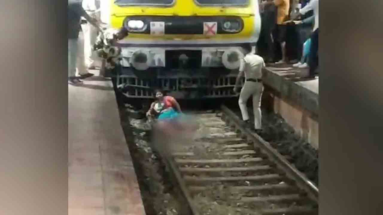 Mumbai | ప‌ట్టాల‌పై జారిప‌డ్డ ప్ర‌యాణికురాలు.. రెండు కాళ్లు కోల్పోయిన బాధితురాలు