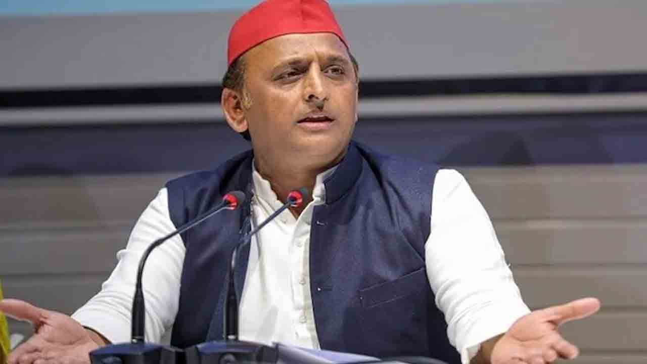 Akhilesh Yadav | ప్రభుత్వాన్ని కాపాడుకునేందుకు ప్యాకేజ్‌ల బడ్జెట్‌ ప్రవేశపెట్టారు : అఖిలేష్‌ యాదవ్‌