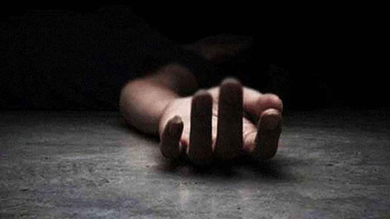 అసభ్య ప్రవర్తన.. మహిళల దాడిలో యువకుడి మృతి