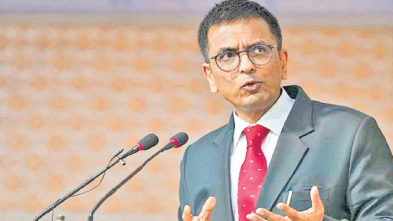 ఇక్కడ కూర్చోండి.. అప్పుడు తెలుస్తుంది!