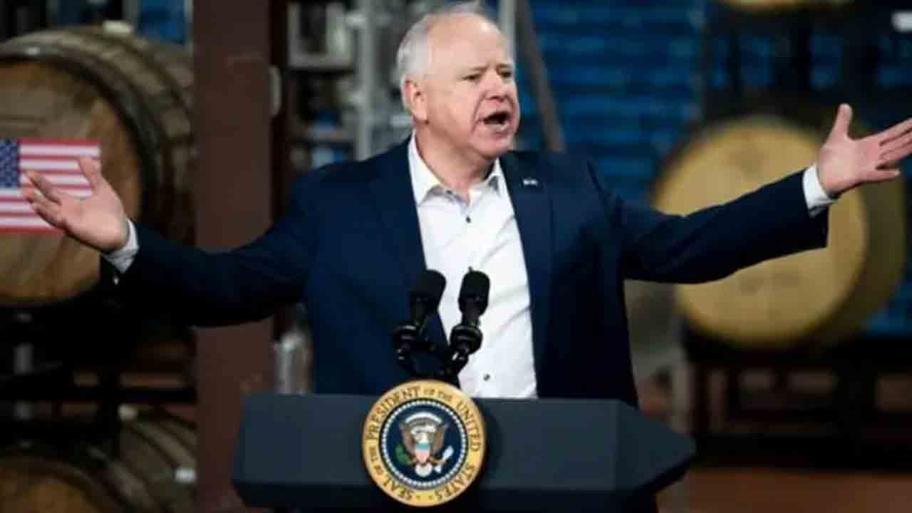 డెమొక్రటిక్‌ పార్టీ ఉపాధ్యక్ష అభ్యర్థిగా టిమ్‌ వాల్జ్‌