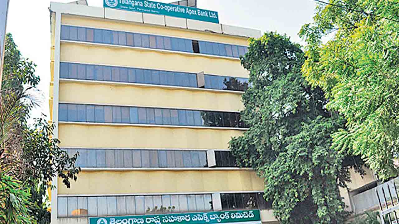 రుణమాఫీ జాబితా తప్పుల తడక