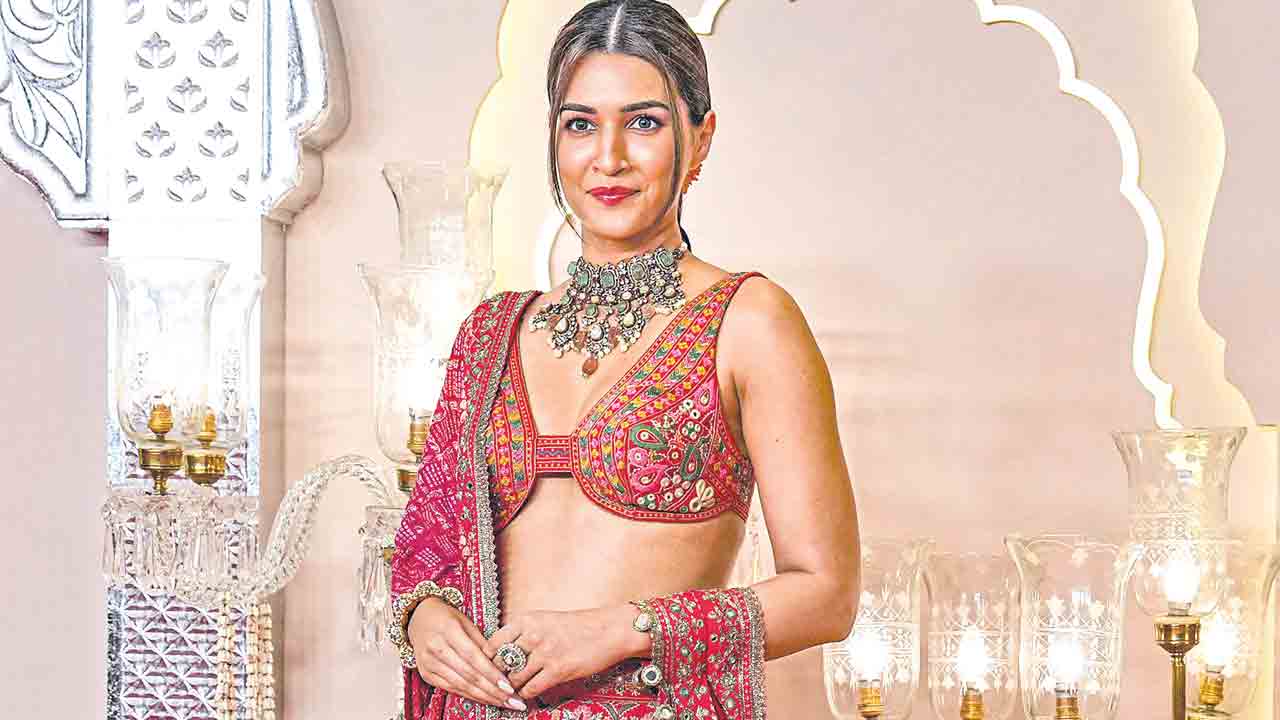 Kriti Sanon | తేరే ఇష్క్‌ మే.. ధనుష్‌ జోడీగా కృతిసనన్‌