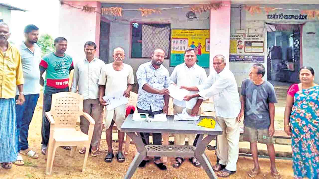 రైతుల గ్రీవెన్స్‌ బాట.. !