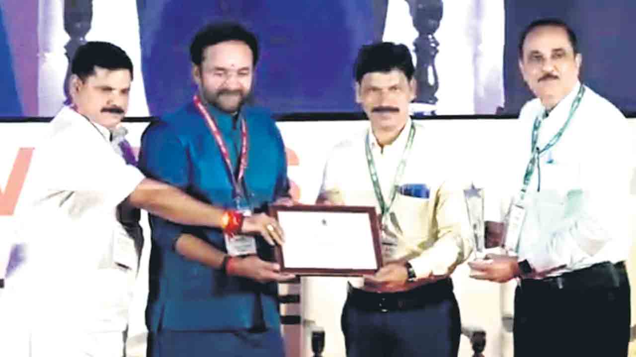 ఓరియంట్‌ సిమెంట్‌ కంపెనీకి 5 స్టార్‌ రేటింగ్‌ అవార్డు