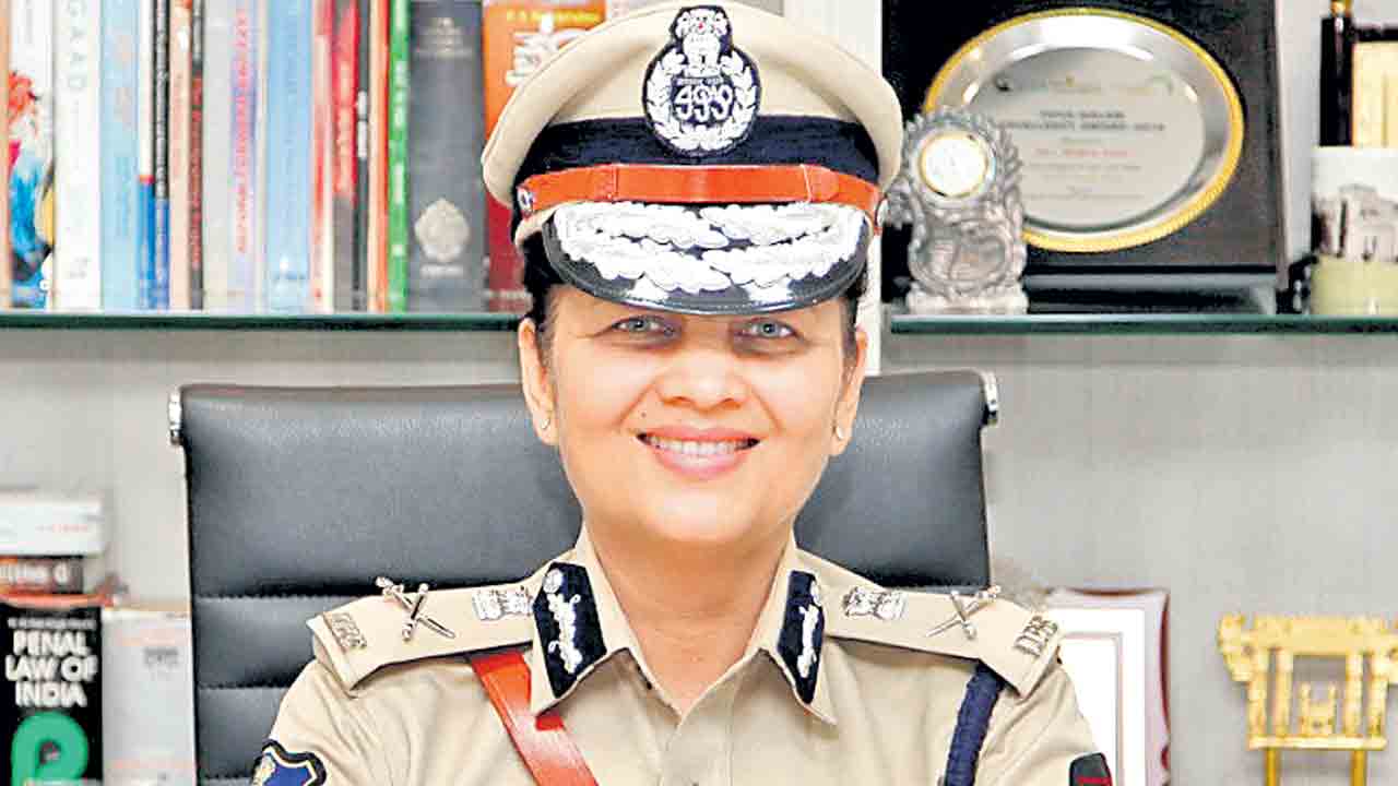 ఆకతాయిల వేధింపులపై నిఘా పెట్టాం