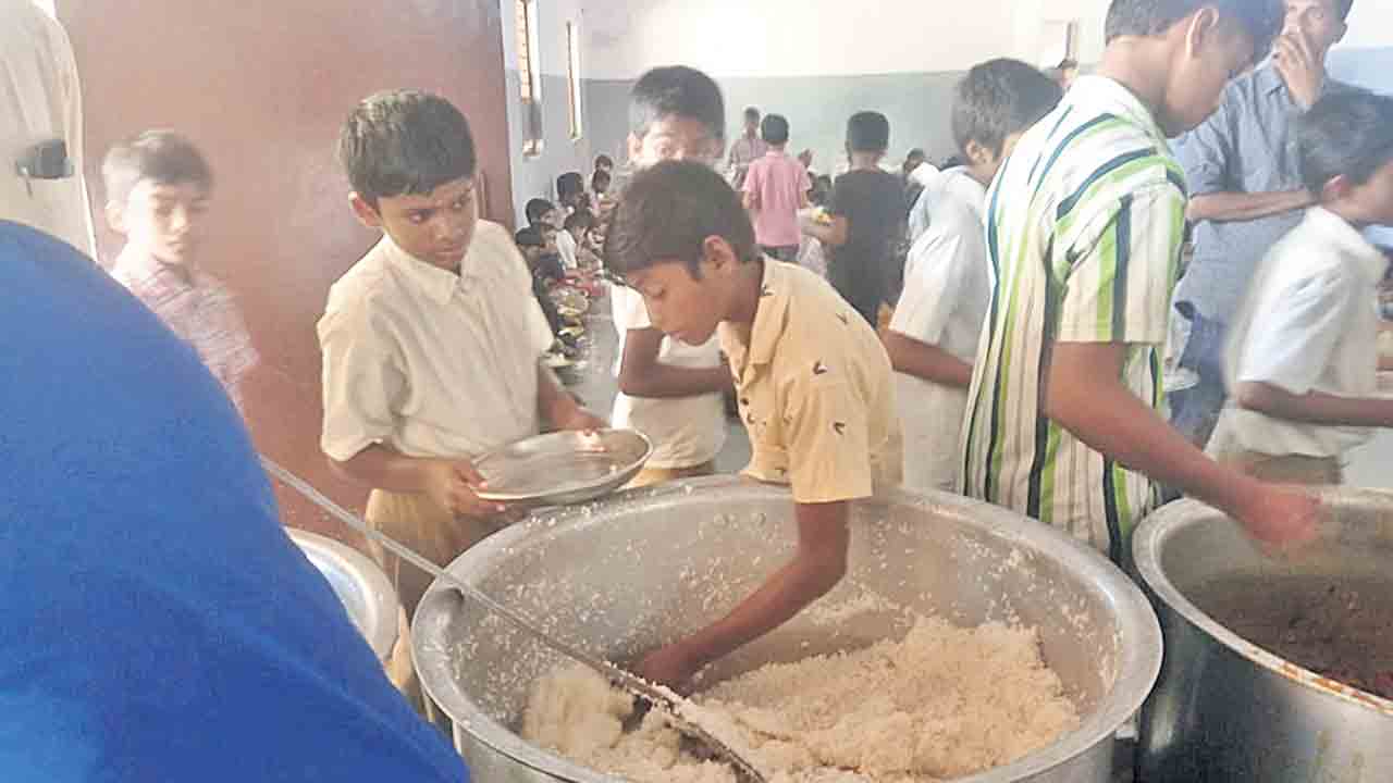 ఎక్కడి సమస్యలు అక్కడే