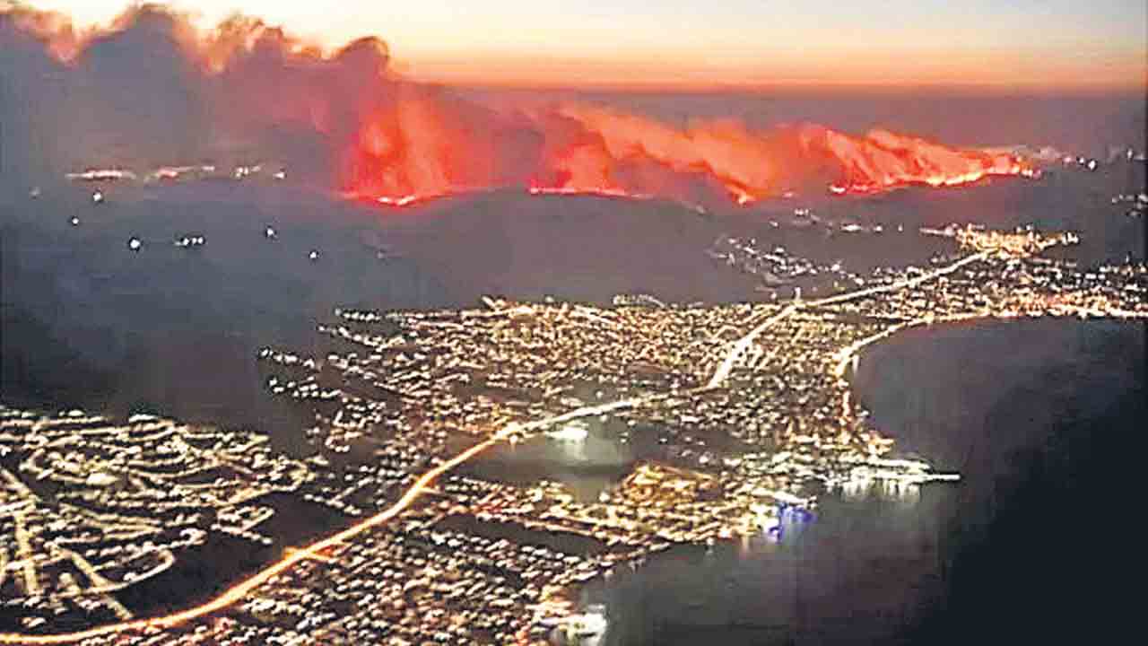 Athens Wildfire | ఏథెన్స్‌ను చుట్టుముట్టిన కార్చిచ్చు.. 20 గంటలు దాటినా అదుపులోకి రాని మంటలు