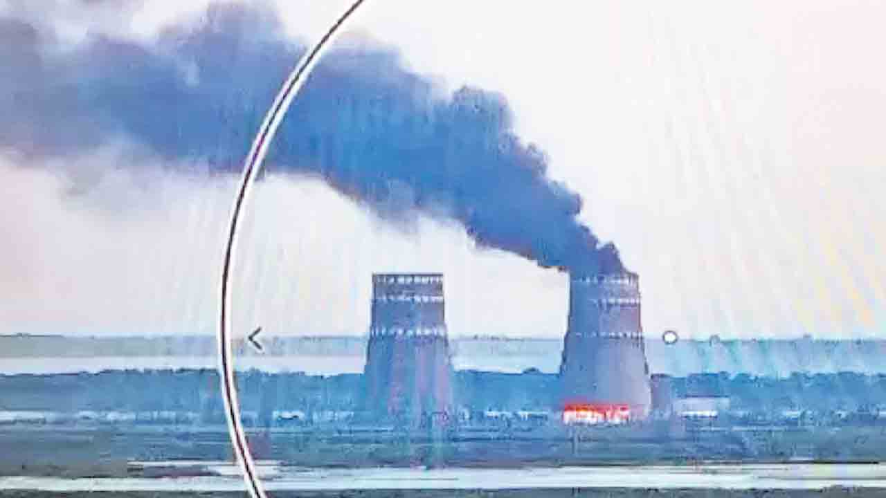 Zaporizhzhia Nuclear Plant | అణువిద్యుత్తు కేంద్రంపై ఉక్రెయిన్‌ దాడి.. జపోరిజియా ప్లాంట్‌లో తప్పినపెను ప్రమాదం!