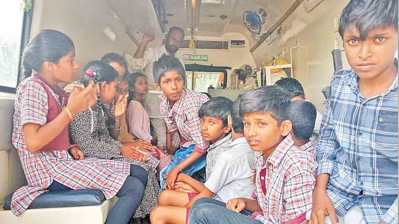 Sangareddy | సర్కారు బడిలో ఫుడ్‌ పాయిజన్‌.. 24 మంది విద్యార్థులకు అస్వస్థత