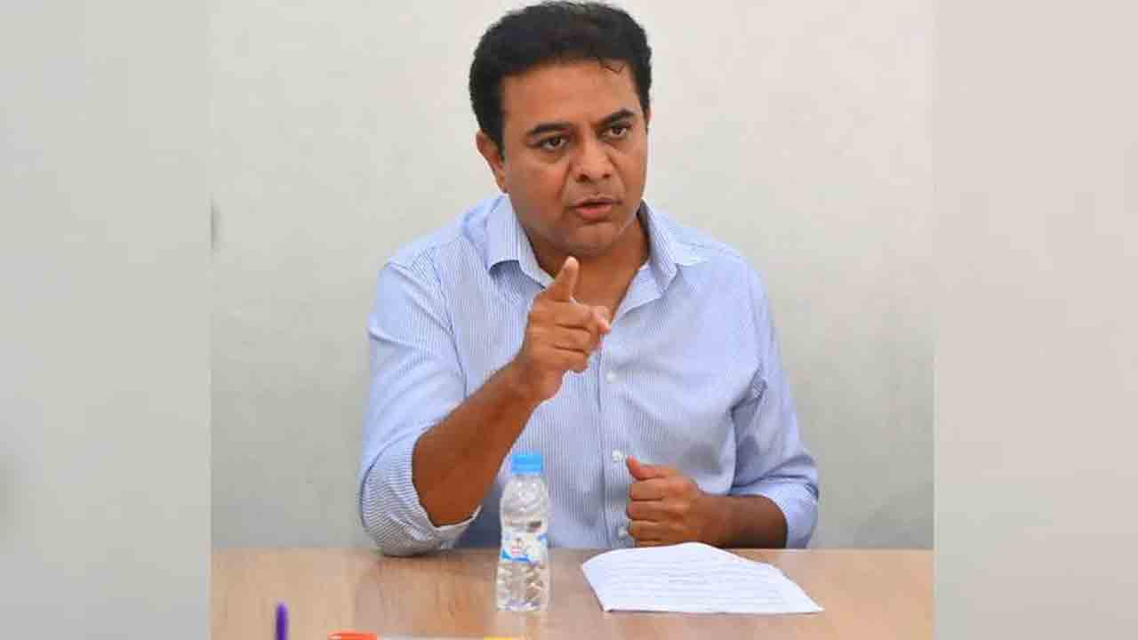 KTR | తగ్గిన సాగు రైతుకు ప్రమాద సంకేతం.. 8 నెలల్లోనే ఎందుకీ వ్యవసాయ విధ్వంసం?: కేటీఆర్‌