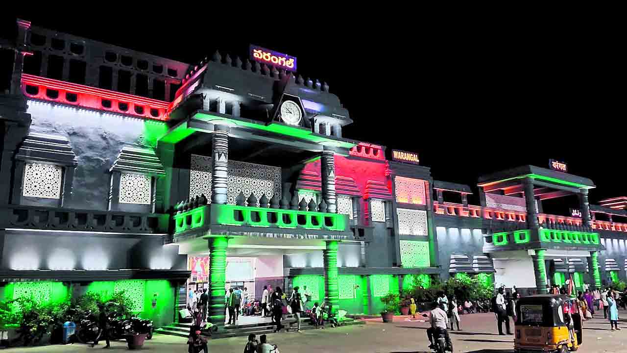 త్రివర్ణ కాంతుల్లో మెరిసెన్‌