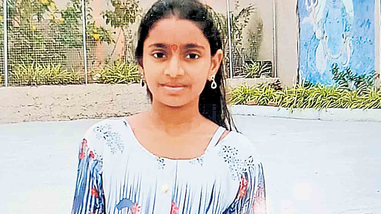 కండ్లెదుటే కన్నతండ్రిపై దాడి.. బాలిక హఠాన్మరణం