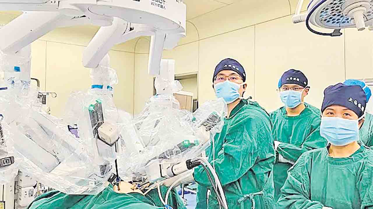 Robotic Surgery | 5 వేల కిలోమీటర్ల దూరం నుంచి సర్జరీ!