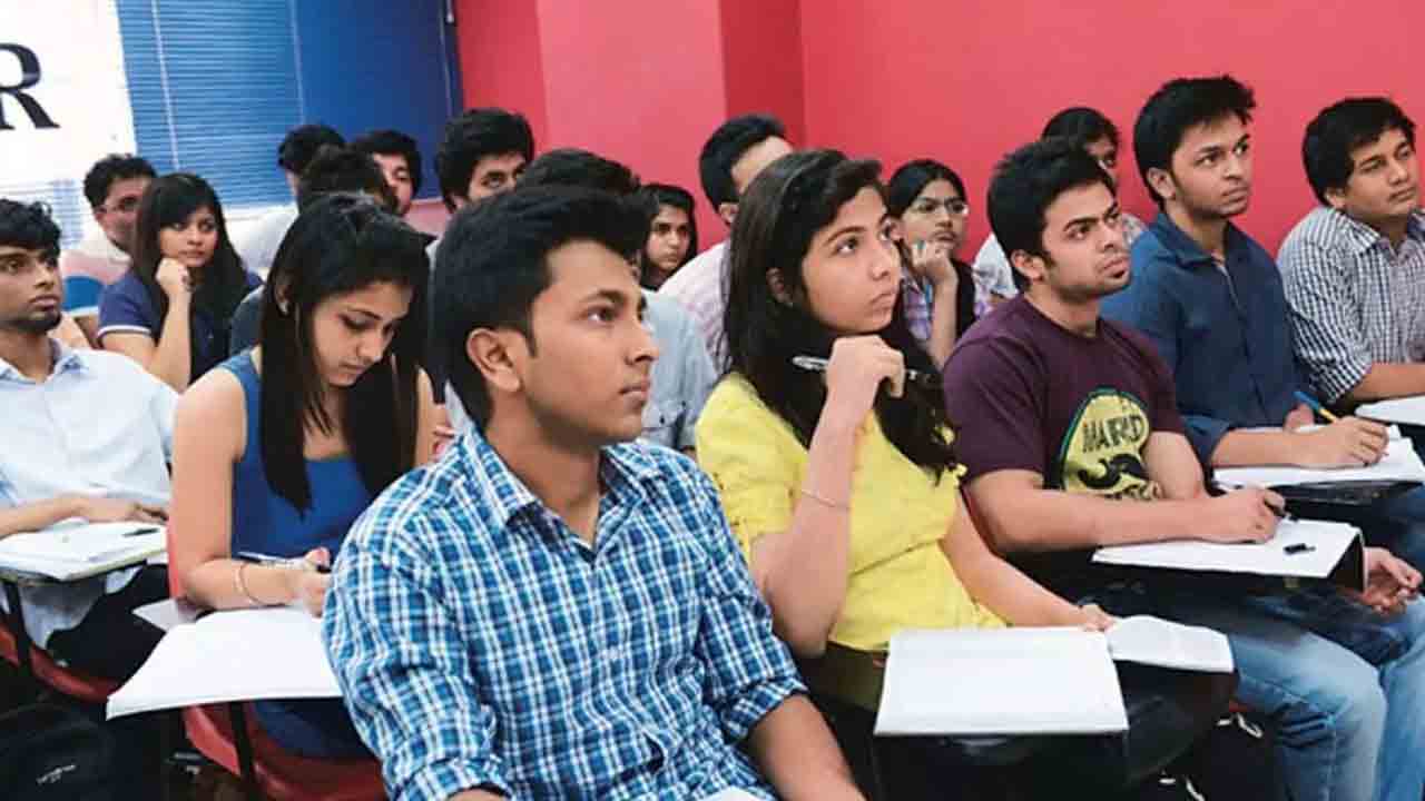 ‘90% కోచింగ్‌ సెంటర్లు పదేండ్లలో మూతపడతాయ్‌’