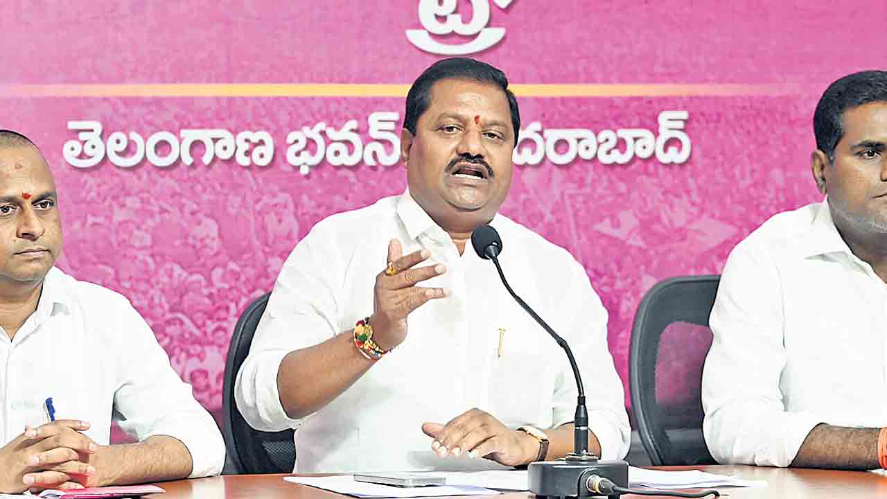 గౌడన్నలను అవమానించిన సీఎం