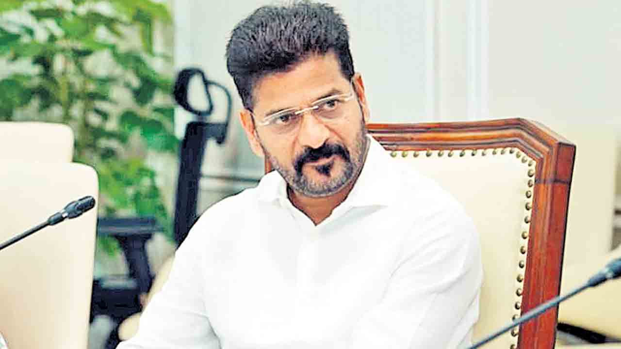 CM Revanth Reddy | రేవంత్‌కు నోటీసులా? ఏ కేసులో??.. సోషల్‌మీడియాలో జోరుగా చర్చ