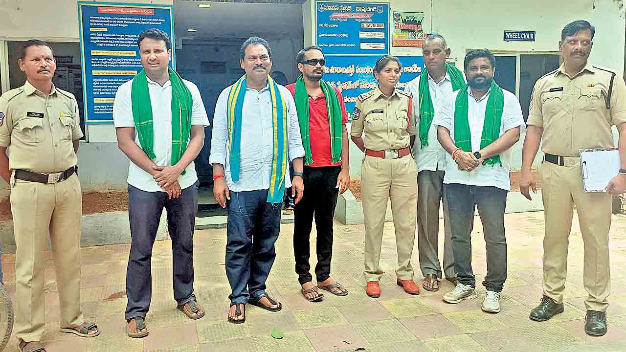 అకారణంగా నిర్బంధం