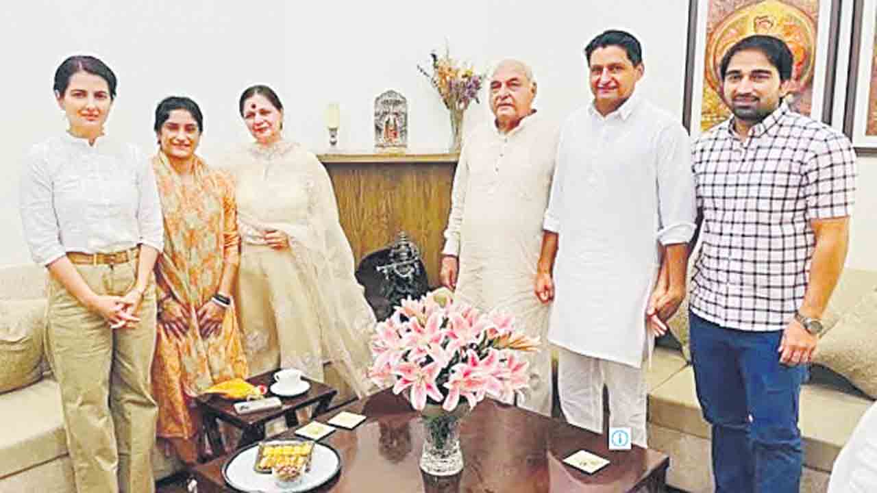 Vinesh Phogat | కాంగ్రెస్‌లోకి వినేశ్‌ ఫోగాట్‌.. హర్యానా అసెంబ్లీ ఎన్నికల్లో పోటీచేస్తుందా!