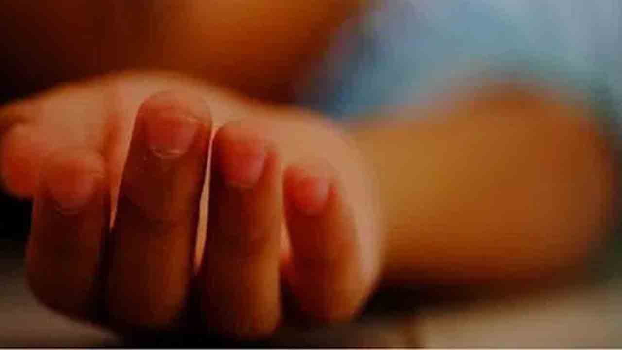 విష జ్వరంతో చిన్నారి మృతి