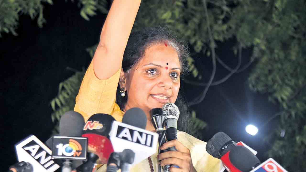 MLC Kavita | వడ్డీతో సహా చెల్లిస్తం.. నేను కేసీఆర్‌ బిడ్డను.. తప్పు చేయను : ఎమ్మెల్సీ కవిత