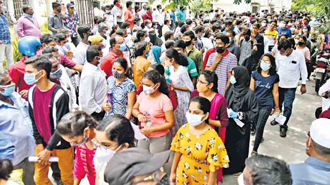 Student Suicides | ఉరికొయ్యకు విద్యార్థులు!.. దేశంలో మొత్తం ఆత్మహత్యల రేటు కంటే రెట్టింపు