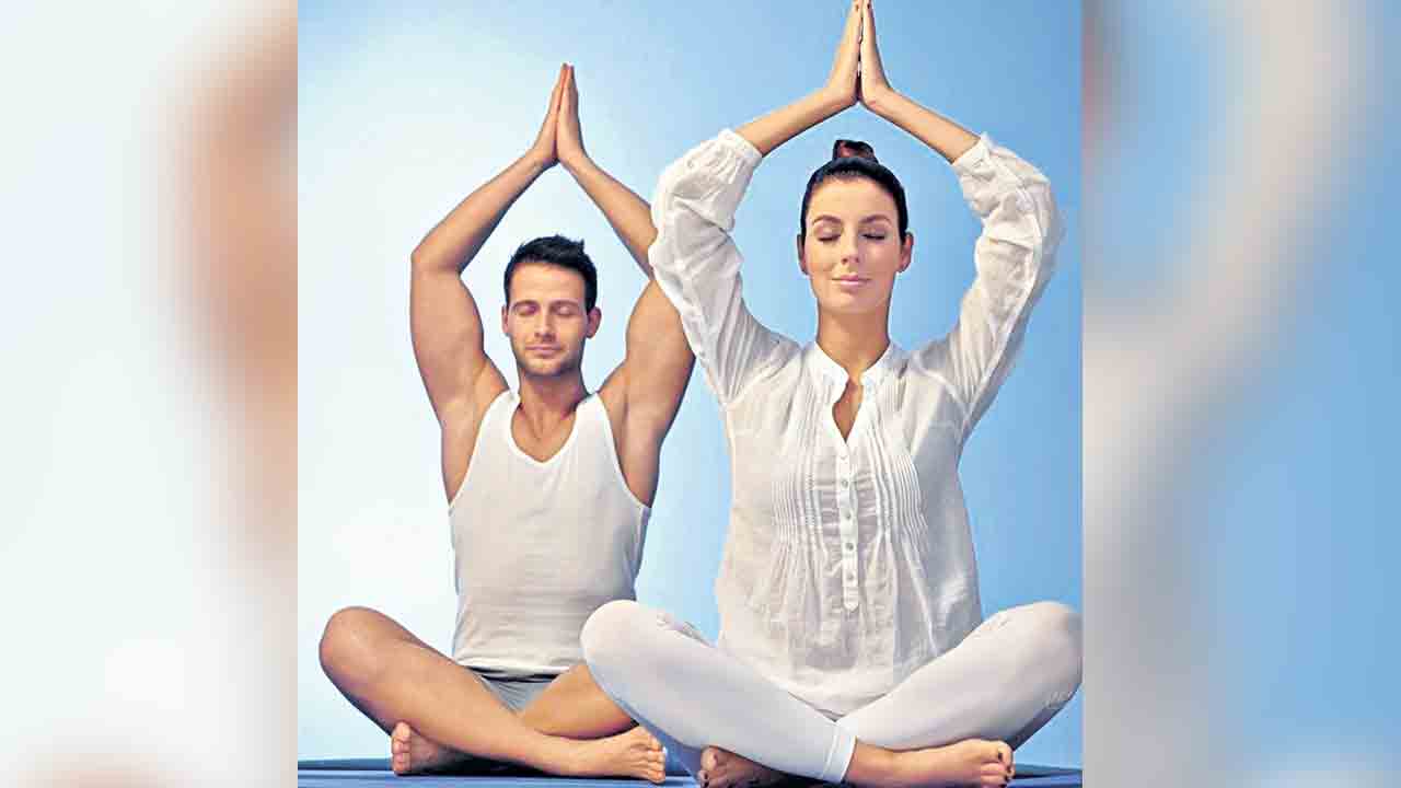 Yoga | కలిసి చేస్తే.. కలదు సుఖం