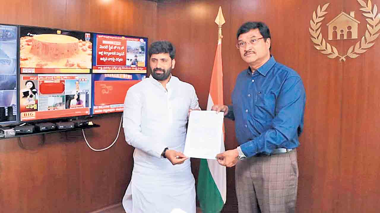 హైడ్రా కమిషనర్‌ను కలిసిన ఎంపీ అనిల్‌