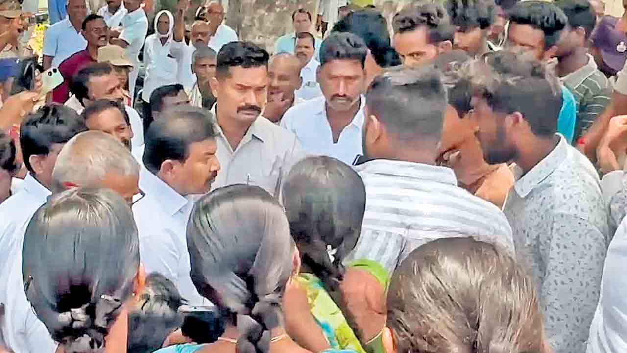 ఎమ్మెల్యే కవ్వంపల్లికి నిరసన సెగ