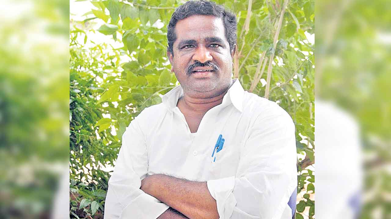 కేసీఆర్ డబ్బును ప్రేమించడు