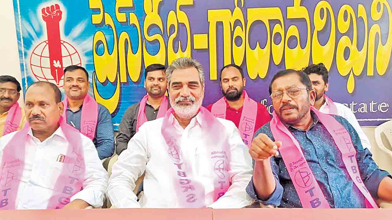 హామీలు నెరవేర్చాకే.. భట్టి రావాలి