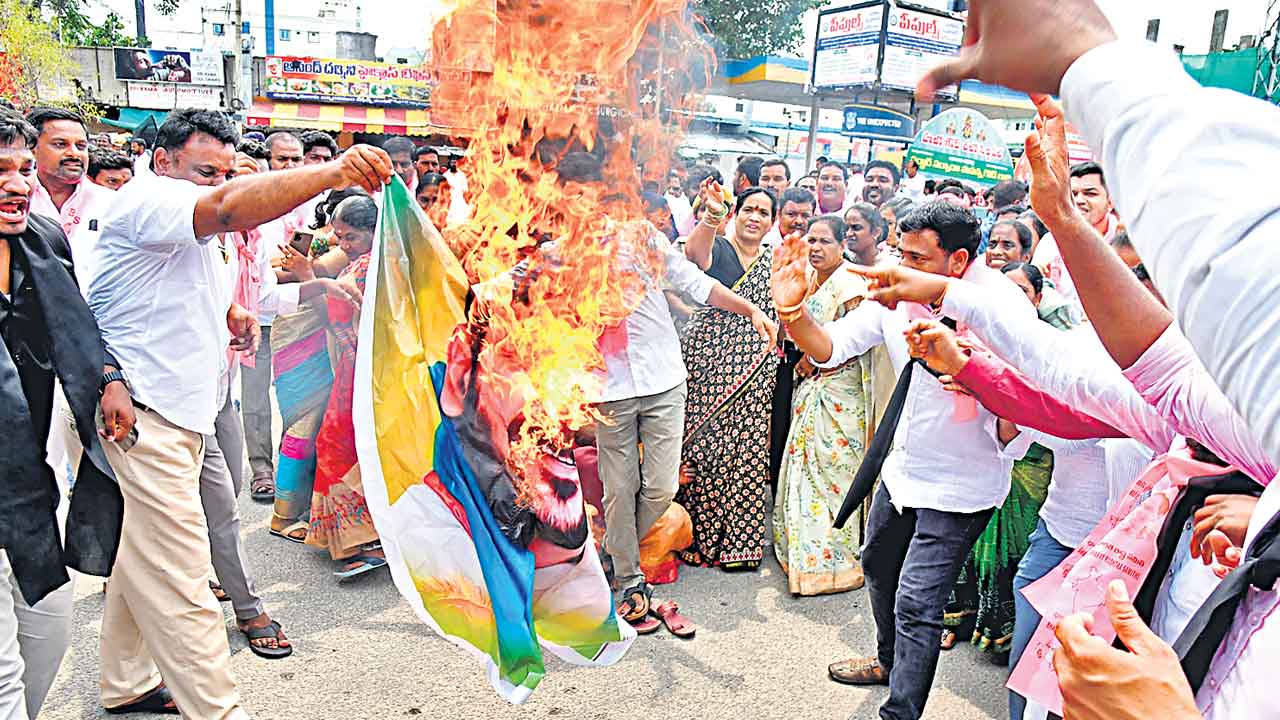 Harish Rao | హరీశ్‌ ఆఫీస్‌పై కాంగ్రెస్‌ దౌర్జన్యం.. దాడి వెనుక మైనంపల్లి హస్తం?