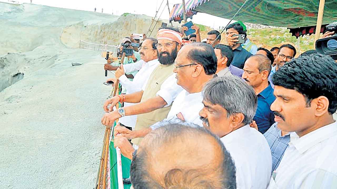 Sunkishala Project | సుంకిశాలపై కాంగ్రెస్‌ సర్కారు తెల్లముఖం.. కూలిన ఘటన మా వరకు రాలేదన్న మంత్రులు