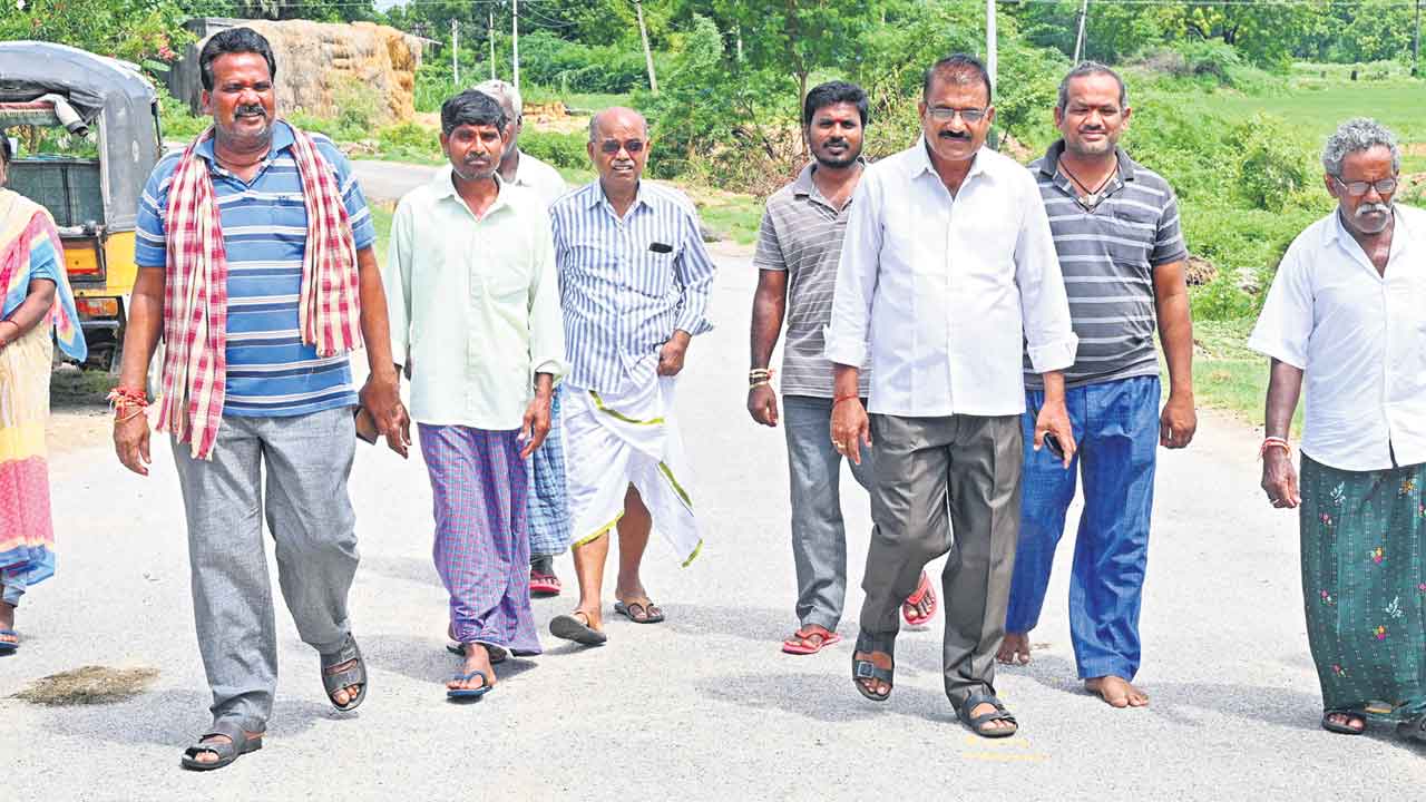 కోమటిరెడ్డి సొంతూర్లో కొందరికే మాఫీ