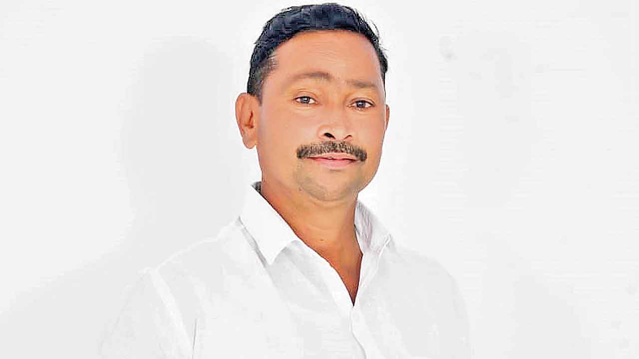 Bodhan counceler  | లిఫ్ట్‌ ఇస్తానని బాలికపై కౌన్సిలర్‌ లైంగికదాడి.. కారులో ఎక్కించుకొని అఘాయిత్యం..!