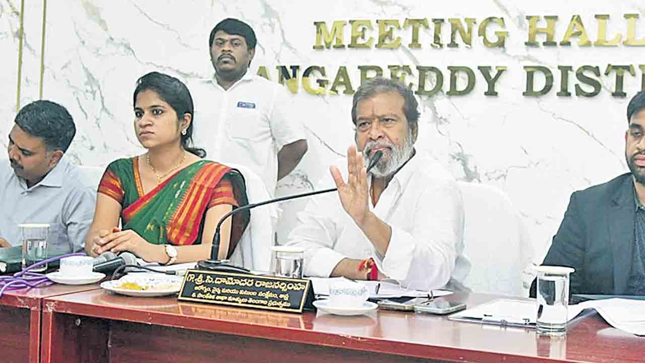 అభివృద్ధి పనులు వేగవంతం చేయాలి