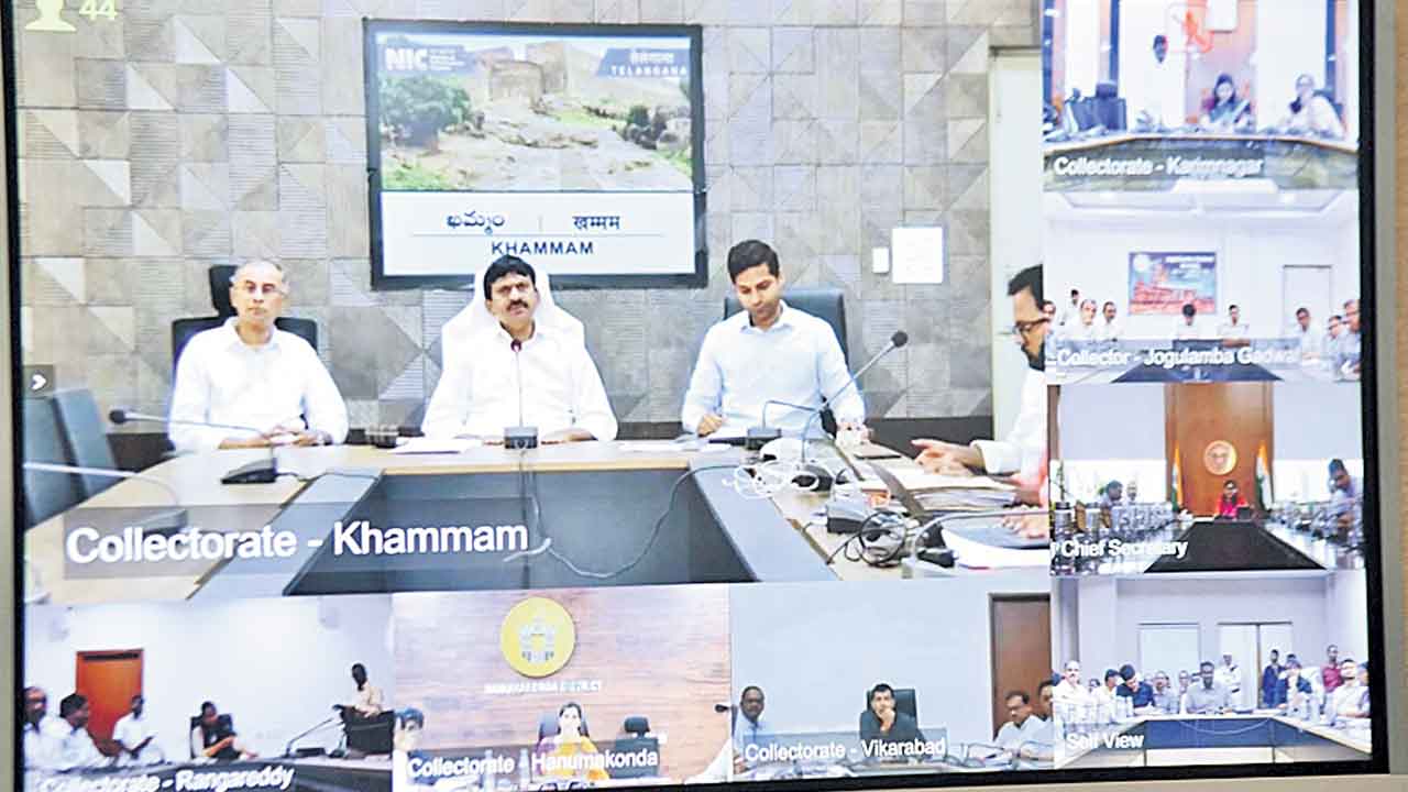 అప్రమత్తంగా ఉండాలి