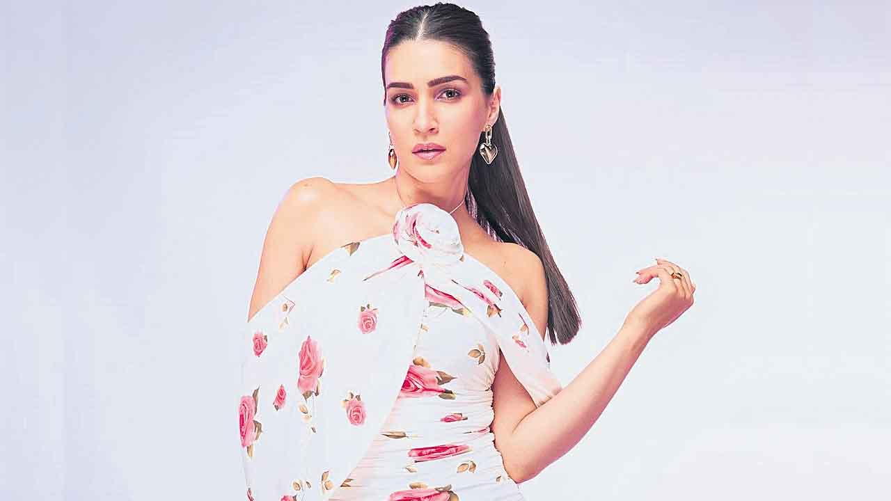 Kriti Sanon | ఆ విషయంలో కాజోల్‌ నాకు స్ఫూర్తి: కృతి సనన్‌