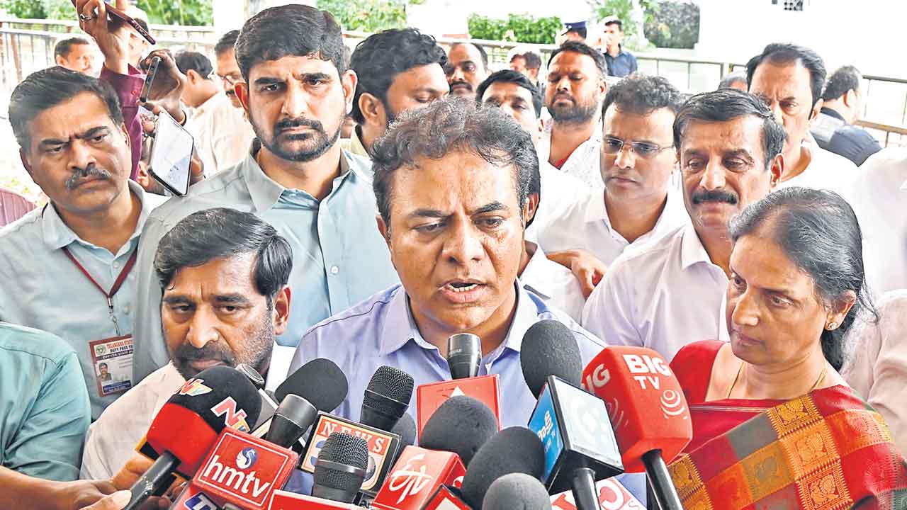 KTR | మహిళలను సభలో అవమానించారు.. రేవంత్‌ అన్‌ఫిట్‌ సీఎం: కేటీఆర్‌