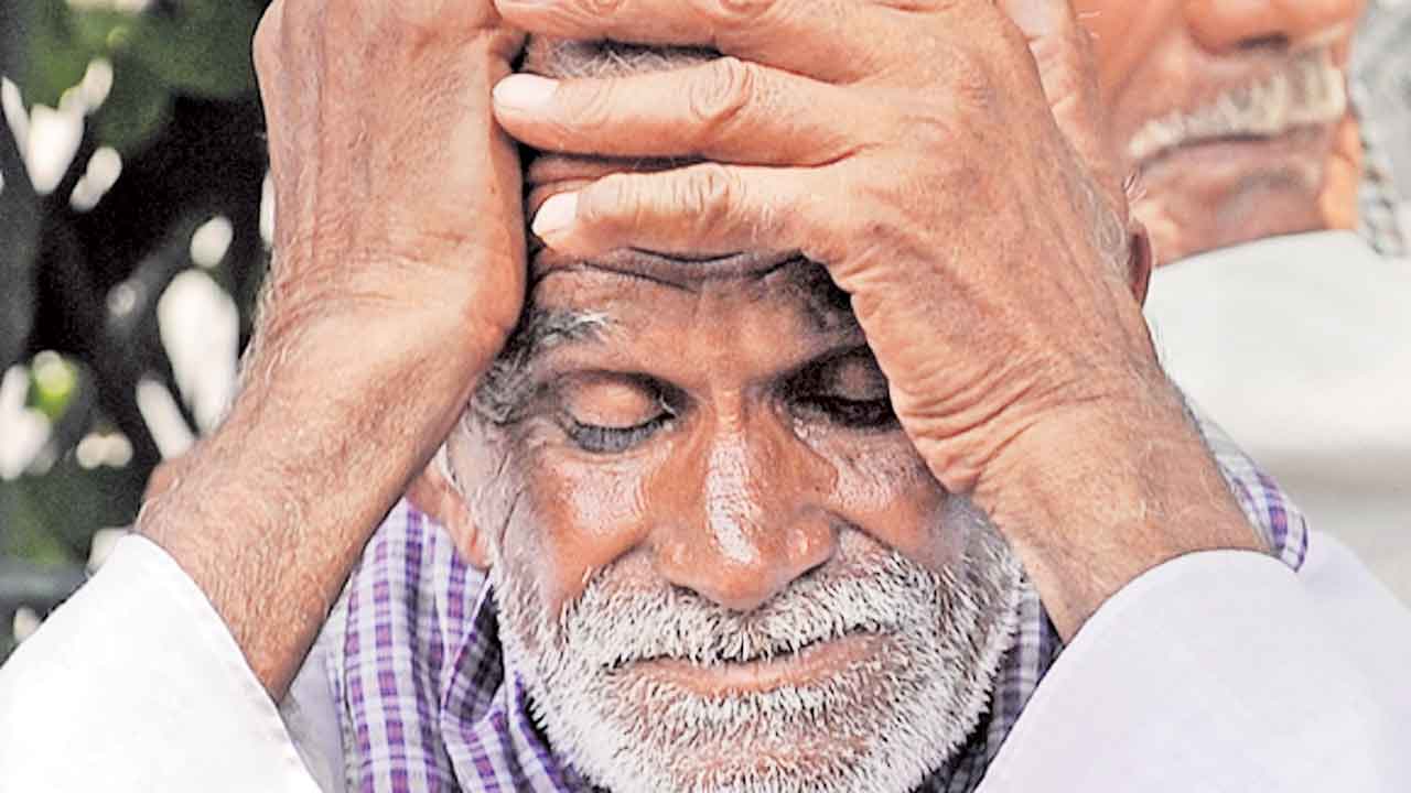 హమీ అందరికీ మాఫీ కొందరికే..