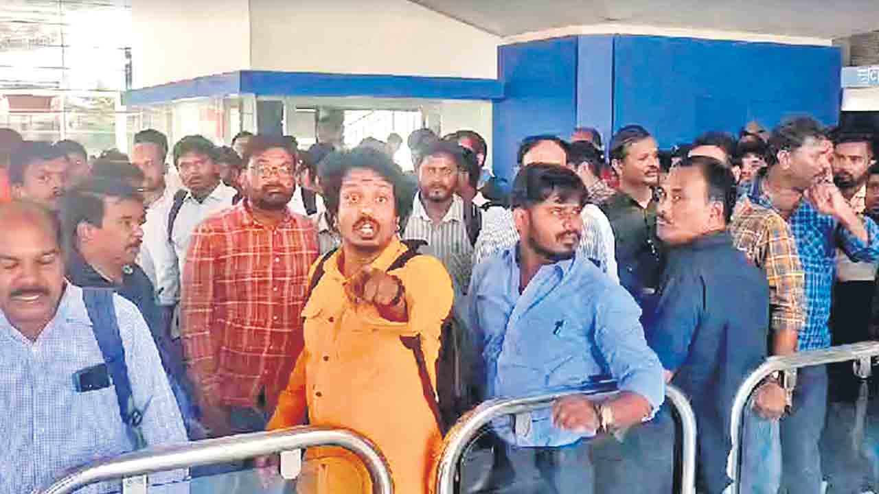 ఇష్టారాజ్యంగా పెంచుతారా