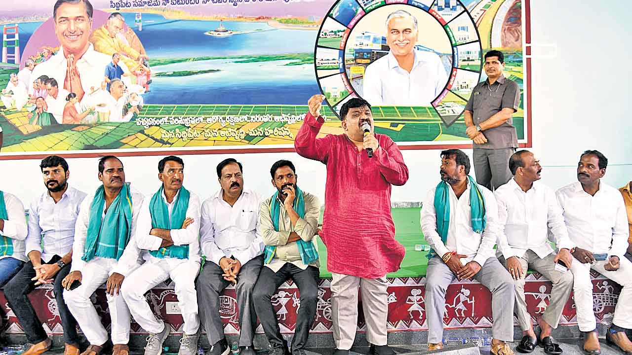 రుణమాఫీపై కాంగ్రెస్‌ బేవార్స్‌ డ్రామా