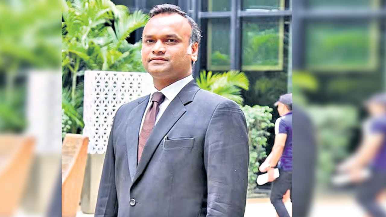 ఖర్గే కుమారుడిని బర్తరఫ్‌ చేయండి