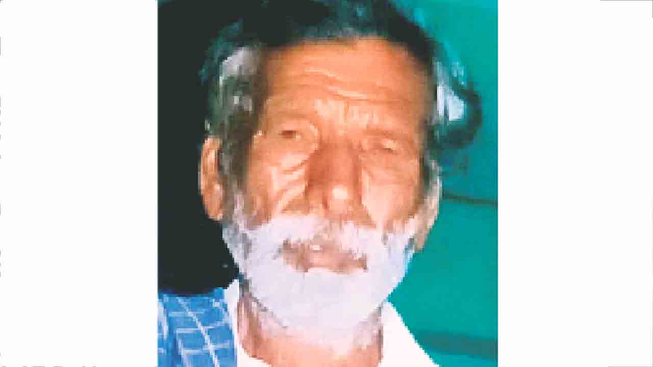 ఇల్లు కూలి వ్యక్తి మృతి