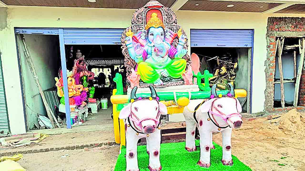 వక్రతుండం.. తీరొక్క రూపం..
